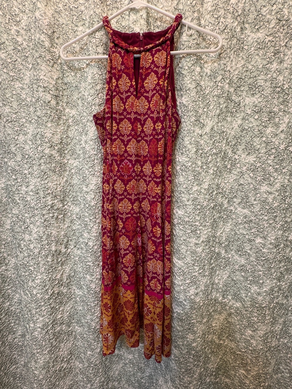 Sleeveless Patterned 
Dress in Burgundy and Mustard size 6P